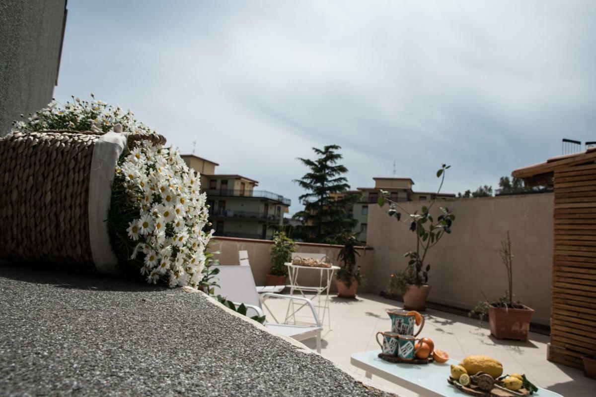 Апартаменты Terrazzo Siciliano Рипосто Экстерьер фото