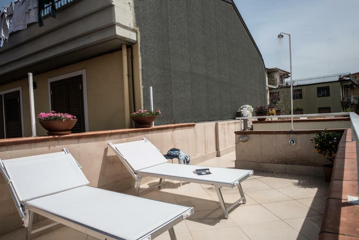 Апартаменты Terrazzo Siciliano Рипосто Экстерьер фото